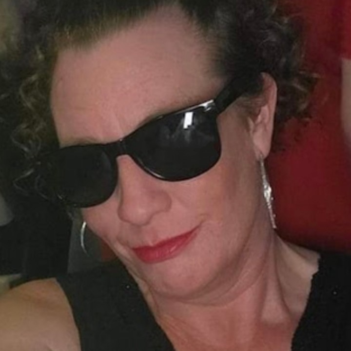 @MandiHilt author photo 