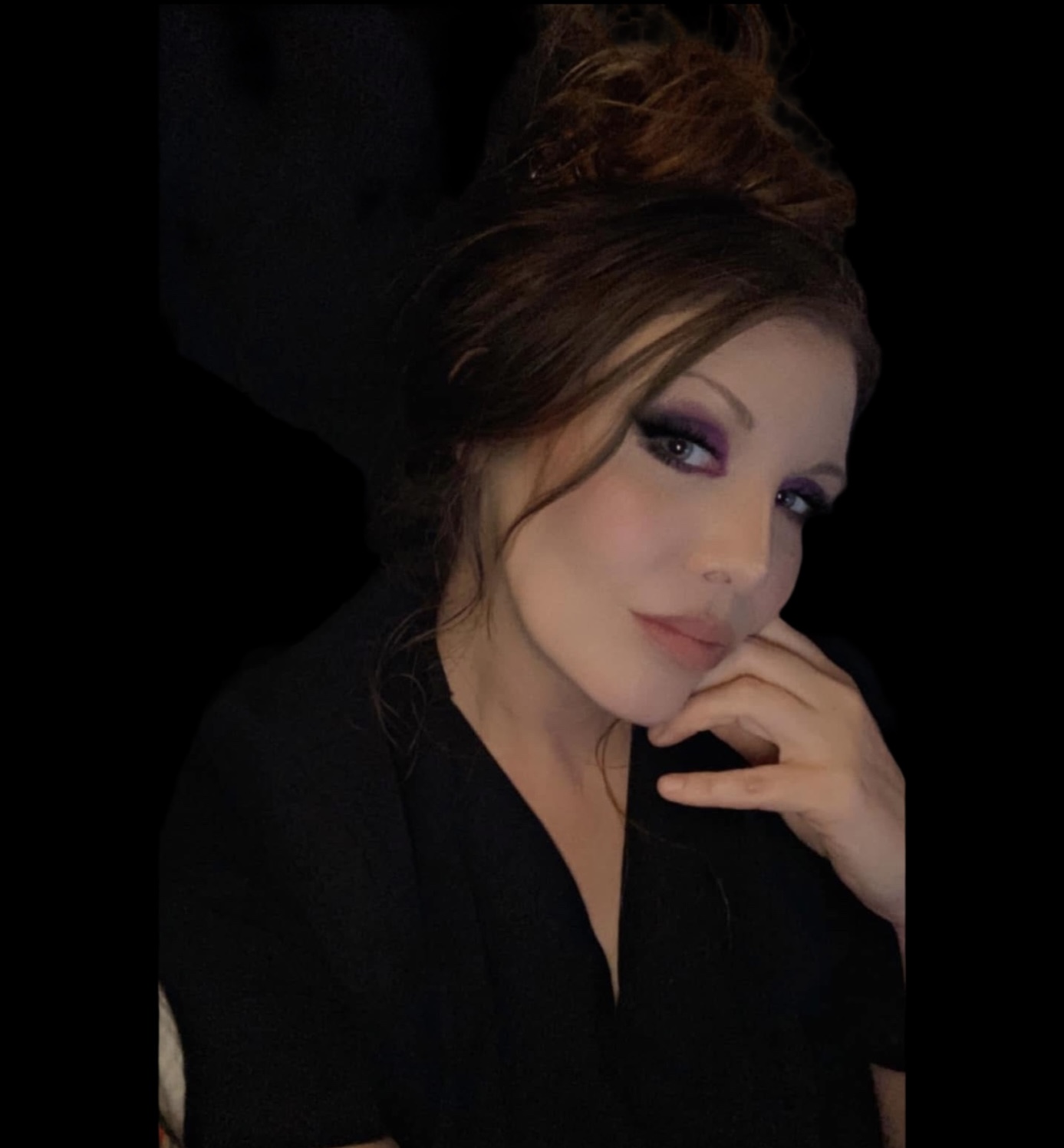 @AshleyMUA author photo 